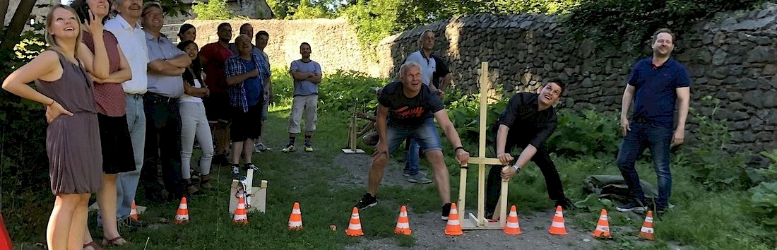 Wettbewerb Katapultbau-Teambuilding